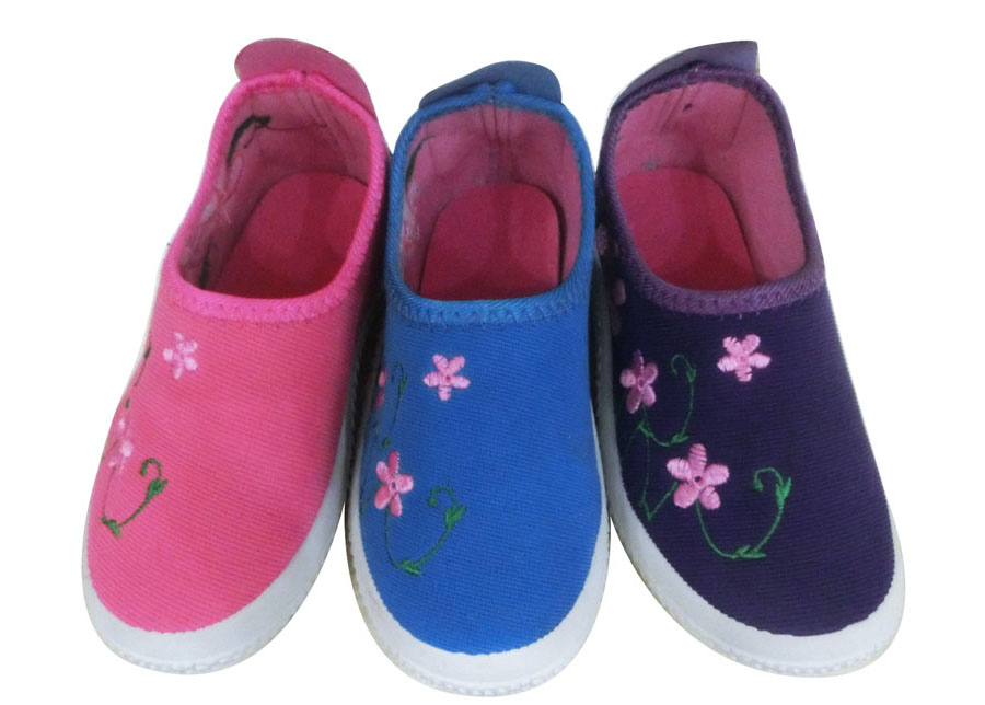 New Style Slip on Kids shoes injection shoes