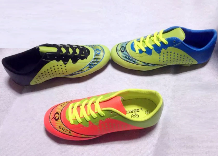 New style fashion low price men's football shoes